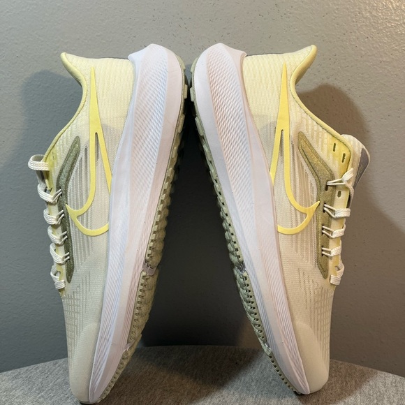 Nike Air Zoom Pegasus 39 Sail/Citron Tint Women’s Shoe Size 8.5 FD0796-100 - Picture 7 of 11